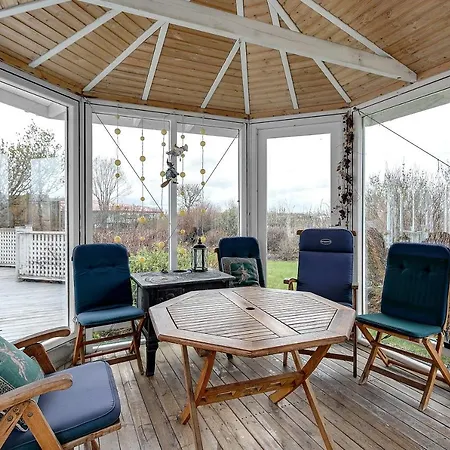 Serene And Cozy 4 Bedroom Retreat Apartment Reykjavik