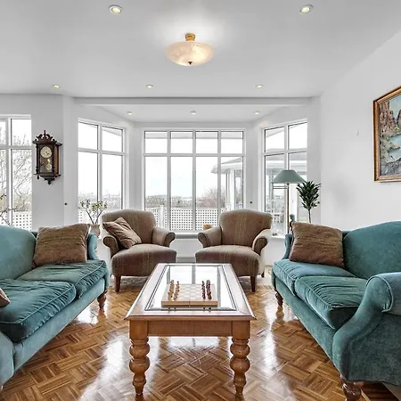 Serene And Cozy 4 Bedroom Retreat Apartment *