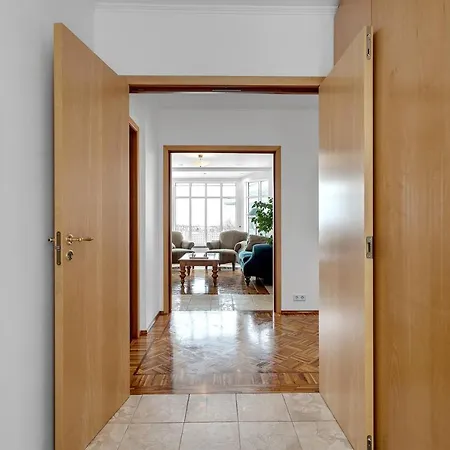 Serene And Cozy 4 Bedroom Retreat *